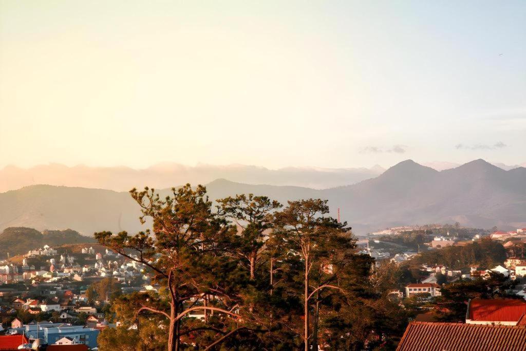 Hoa Sen Vang Hotel Dalat Extérieur photo