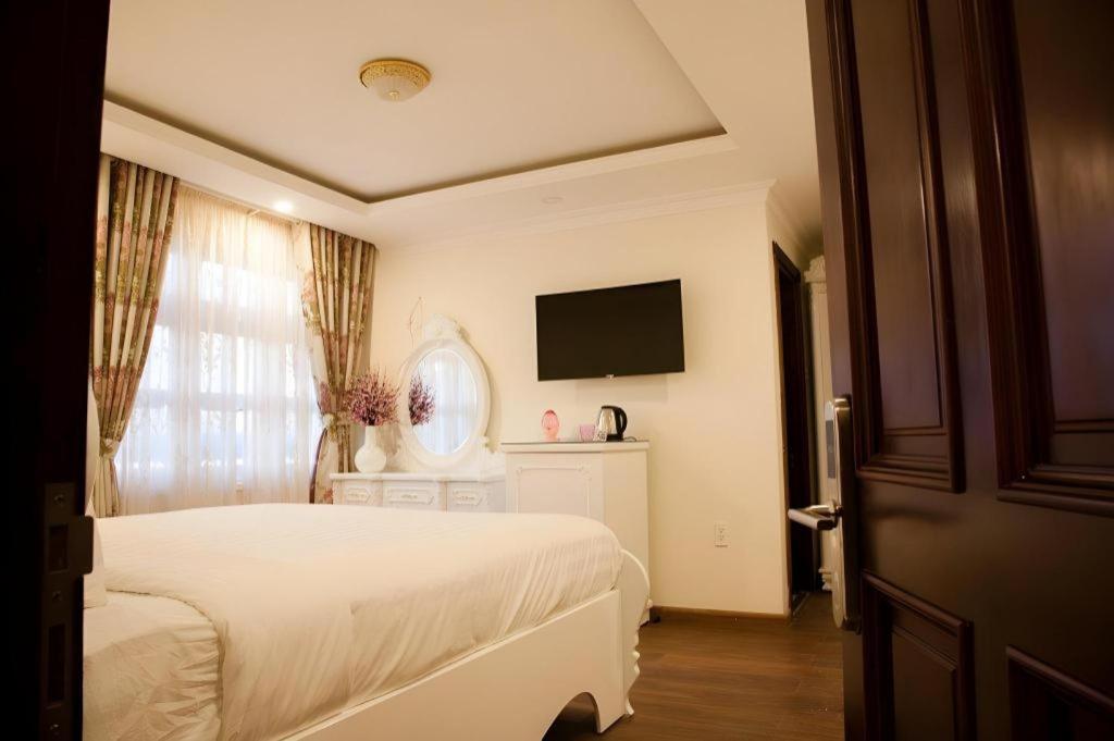 Hoa Sen Vang Hotel Dalat Extérieur photo