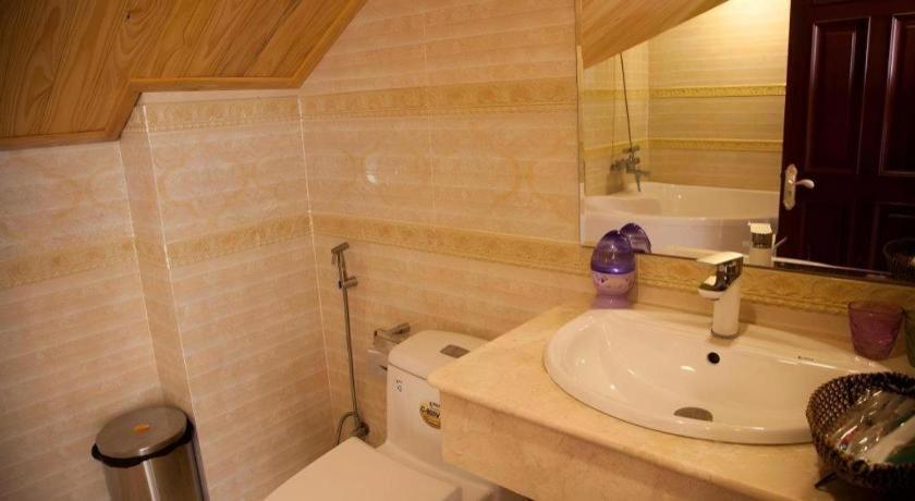 Hoa Sen Vang Hotel Dalat Extérieur photo
