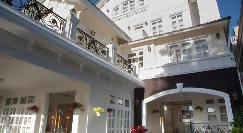Hoa Sen Vang Hotel Dalat Extérieur photo