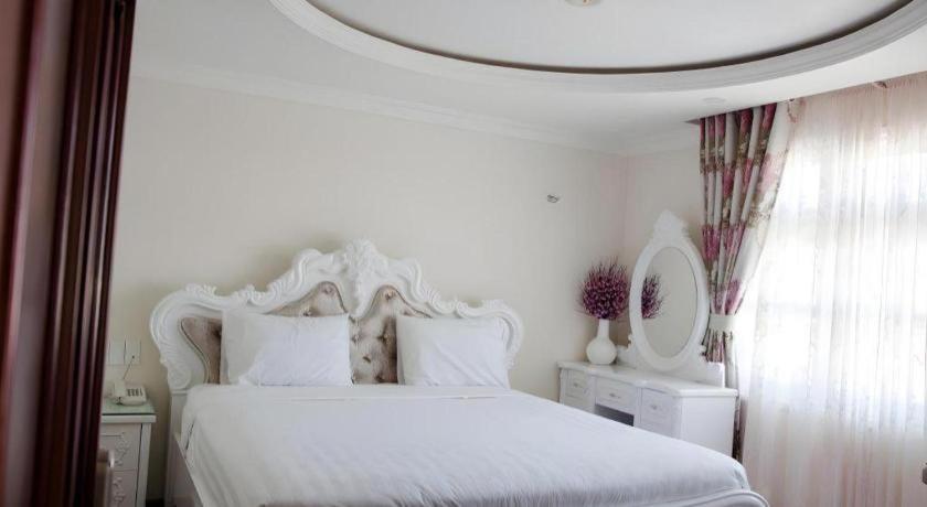 Hoa Sen Vang Hotel Dalat Extérieur photo